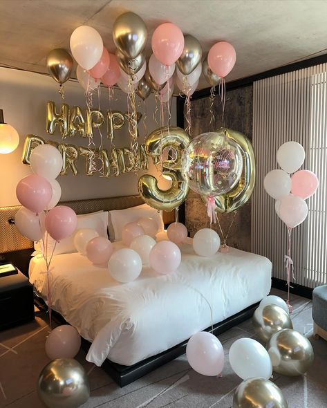 Birthday ideas? Beautiful hotel balloons for her✨ Made ready from office and positioned straight to your room. All done before your arrival 🎈🎉 Arrange a surprise setup for your loved with us in less than 5 minutes. Simple steps to book 👇 ➡️ DM us ➡️ Note where you’ll be staying ➡️ Attach an image of the what you’re after ➡️ Leave the rest with us We work across London and outside surrounding areas📍 Next day delivery available 🎉 Hotels are all tagged on posts 🪄 • • #hoteldecor #... Birthdays Surprise Ideas, Room Decor Ideas With Balloons, Balloons In Hotel Room, Hotel Room Bday Decorations, Birthday Ideas Hotel Room, Balloon Filled Room, Airbnb Birthday Decorations, 21st Birthday Hotel Decorations, Birthday Balloon Decorations At Home