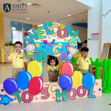 Our KG section dove into a world of colors, stories, and new friends in their first week. From exciting activities to joyful laughter, every moment was pure fun. To learn more about #AmitySchoolDubai and our curriculum, call 058 2201 709. #KGAdventures #BackToSchoolFun #Amityschooldubai School Annual Day Decoration, Back To School Frame Ideas, Welcome To Our School, School Border, Selfie Frame, School Frame, First Day School, Welcome Back To School, Preschool Theme