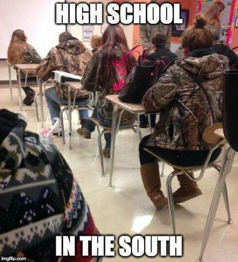 This is literally how my school used to be lol Southern Humor, Country Girl Life, Country Jokes, Country Girl Quotes, Country Memes, And So It Begins, Country Humor, Fresh Memes, E Card