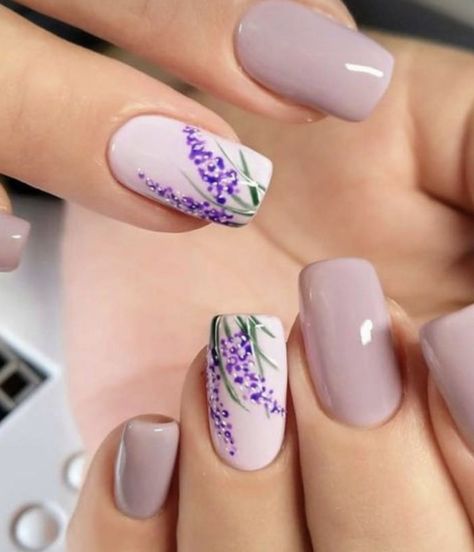 Unghie Sfumate, Manicure Nail Designs, Pretty Nail Art Designs, Striped Nails, Trendy Nail Art, Short Acrylic Nails Designs, Floral Nails, Chic Nails, Nail Arts