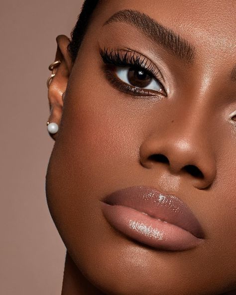 Simple Wedding Makeup Natural Looks Black Women, Natural Wedding Makeup Black Women, Simple Glam Makeup Black Women, Nia Sondaya, Simple Make Up Looks, Make Up Black Women, Nude Makeup Black Women, Summer Lipstick Colors, Mauve Lipstick