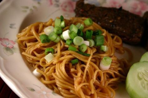 Simple Sesame Noodles, Peppercorn Steak, Sesame Noodles Recipe, Grilled Garlic, Sesame Noodles, Pioneer Woman Recipes, Spicy Dishes, Noodles Recipe, Ree Drummond