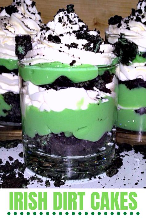 St. Patrick's Day Irish Dirt Cakes Recipe - Outnumbered 3 to 1 Irish Cakes, Dirt Cakes, Irish Dessert Recipes, St Patricks Food, St Patrick Day Snacks, Dirt Cake Recipes, Irish Desserts, Fete Saint Patrick, St Patrick Day Treats