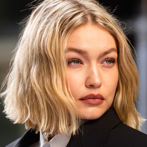 The Princess Bob Is About to Be Summer’s Biggest Haircut Blonde Bob Square Face, Lea Seydoux Hair Bob, Cool Bronde Bob, 40s Bob Haircut, Short Haircuts Women Thick Hair, French Bob Haircut No Bangs, Princess Bob Haircut, Celebrities With Bob Haircut, French Bob Style