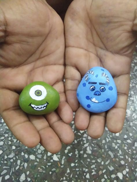 Monsters Inc Painted Rocks, Sully Rock Painting, Mike Wazowski Rock Painting, Sullivan Monsters Inc, Monster University, Hand Painted Stones, Paint Rock, Rock Painting Art, Pebble Painting