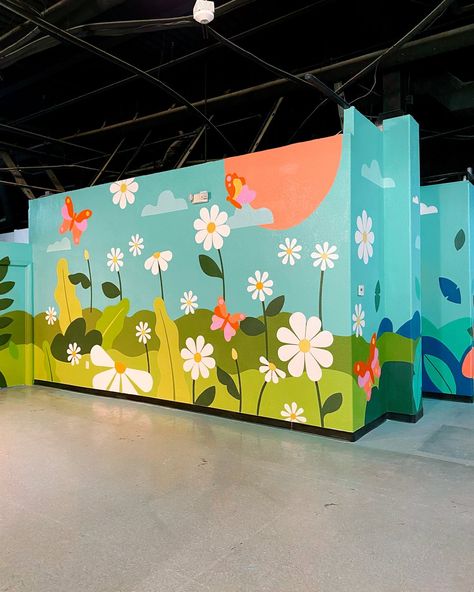 Altamonte Mall 2021 — steffi lynn Elementary School Murals Ideas, Steffi Lynn, Playground Painting, Room Murals, Seni Mural, Mural Art Design, Wall Street Art, Kids Room Murals, Mouse Crafts