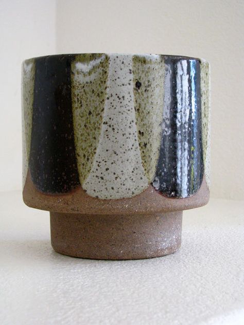 Mid century modern David Cressey planter Architectural Pottery Eames Mid Century Modern Pottery, Architectural Pottery, Planters Pottery, Pottery Modern, Modern Planter, Contemporary Pottery, Mid Century Modern Ceramics, Vintage Ceramics, Mid Century Pottery