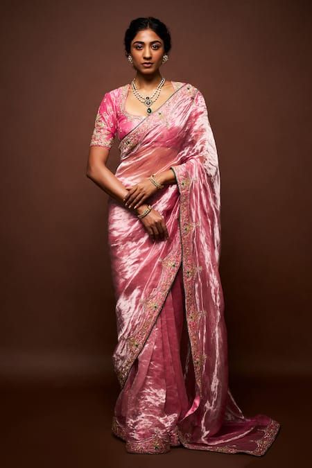 Buy Pink Tissue Embroidery Mughal Scoop Neck Hiraani Border Saree Set For Women by ISSA STUDIO BY CHETANA & SWATHI Online at Aza Fashions. Scoop Neck Blouse Indian, Blouse Design Half Sleeves, Scoop Neck Blouse Saree, Blouse For Tissue Saree, Crush Saree Blouse Design, Pink Tissue Saree Blouse Designs, Blouse Designs For Tissue Sarees, Jacket On Saree, Saree Styles For Wedding