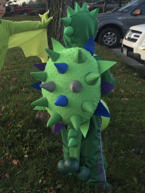 Homemade Ankylosaurus Costume for my 3 year old Dino Costume Diy, Ankylosaurus Costume, Stegosaurus Costume, Diy Dinosaur Costume, Dinosaur Costumes, Kids Dinosaur Costume, Dragon Halloween Costume, Dinosaur Halloween Costume, Dino Costume