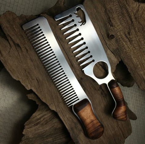 Bison Combs https://bissoncombs.com/ Light Beard, Mr Beard, Bad Beards, Mobile Barber, Beard Barber, Barber Accessories, Barber Clippers, Mens Hairstyles With Beard, Barber Pole