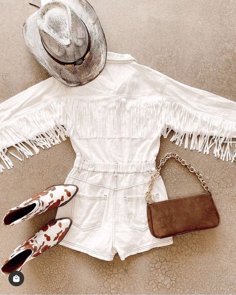 Last Rodeo Bachelorette Party Outfit Plus Size, Country Reception Outfit For Bride, Bride Country Outfit, Country Bride Bachelorette Outfit, Bride Western Bachelorette Outfit, Cowgirl Romper Outfit, White Country Concert Outfit, Cow Girl Hen Party Outfits, Dallas Bachelorette Party Outfits