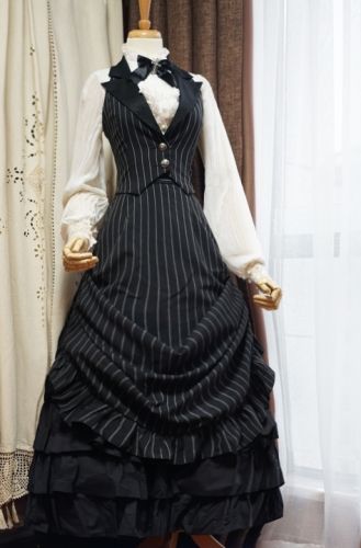 Surface Spell -Gothic Academy- Striped Lolita High Waist Skirt (Long Version) Victorian Aesthetic Outfit, 1800s Clothes, Victorian Dress Aesthetic, Fantasy Fits, Hunting Outfits, 1800s Dresses, Gothic Fashion Victorian, 1899 Fashion, Steampunk City