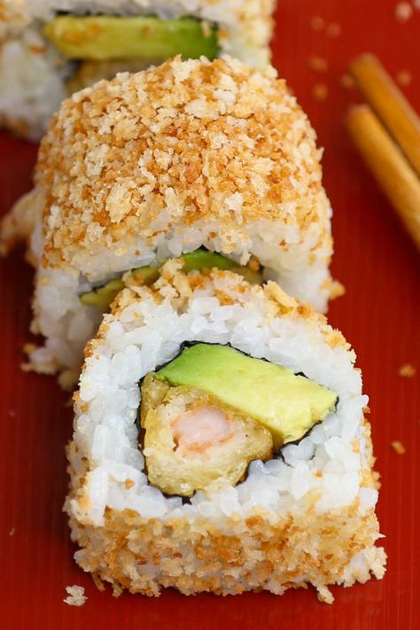 Crunchy Roll Sushi (Tempura California Roll Recipe) Crunchy Roll Sushi, Shrimp Sushi Rolls, California Roll Recipes, Spicy California Roll, Chines Food, Resep Sushi, Tempura Sushi, Shrimp Tempura Roll, California Roll Sushi