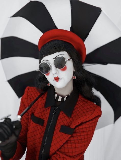 French Mime Aesthetic, Clown Core Aesthetic Outfits, Killer Clown Aesthetic, Goth Clowncore Fashion, Mime Fashion, Pink Clowncore, Dark Clowncore Aesthetic, Mime Character Design, Dark Clown Aesthetic