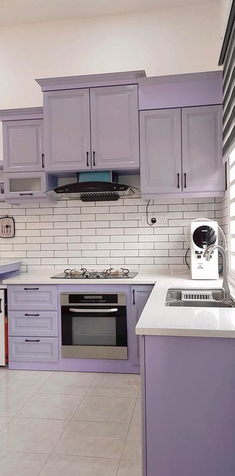 Pink And Purple Kitchen Decor, Lavander Kitchens, Purple Cabnits Kitchen, Lilac Kitchen Ideas, Lavender Cabinets Kitchen, Light Purple Kitchen Cabinets, Purple Backsplash Kitchen, Lilac Kitchen Cabinets, Lavender Kitchen Cabinets