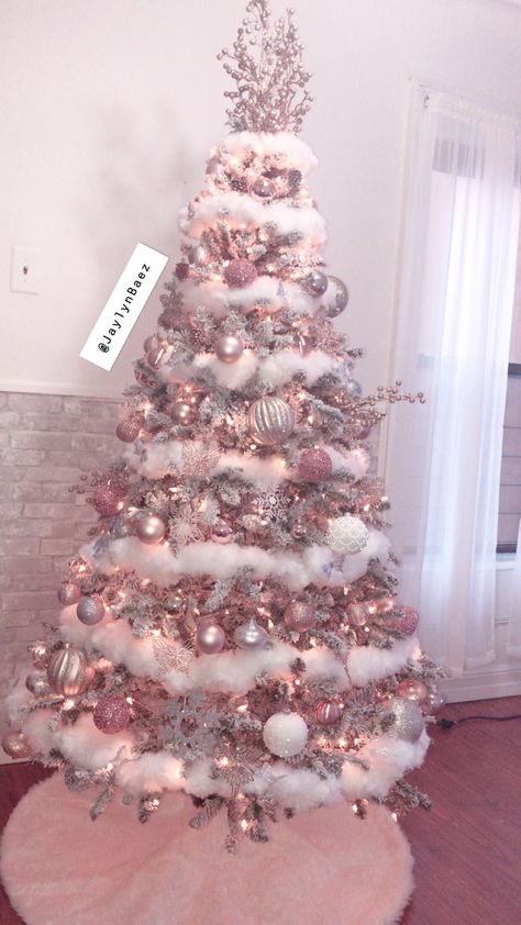 Chic, blush & Faux Fur Christmas tree!!!! White Christmas With Pink Decorations, Pink Christmas Teee, Glitzy Christmas Tree, Blush Pink Xmas Tree, Pink And White Tree Christmas Decor, Sliver Pink Christmas Tree, Pink Silver And White Christmas Tree, Pink And Silver Christmas Decorations, Pink White Silver Christmas Tree