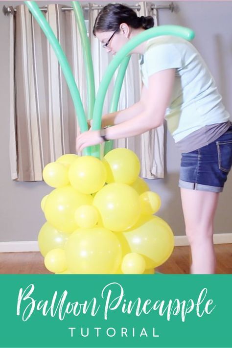 Balloon Sculptures Diy How To Make, Pineapple Balloon, Pineapple Pool Party, Pineapple Balloons, Luau Party Food, Pineapple Birthday Party, Diy Pineapple, Spongebob Birthday Party, Luau Party Decorations