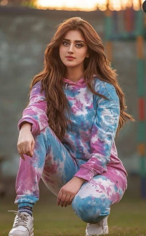 Alishba Anjum, Gym Boys, Jannat Mirza, Celebrity Fashion Looks, Cute Short Dresses, Iranian Women Fashion, Nurse Costume, Hijabi Aesthetic, Iranian Women