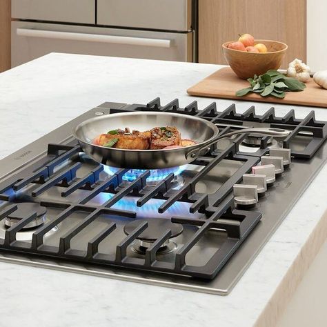 Up your game with precision flame. With FlameSelect®, @BoschHomeUS cooktops offer 9 distinct power levels for optimal control and convenience. So you can cook #LikeABosch. #Cooktop #KitchenAppliance #KitchenDesign #Bosch Cooktops, Electric Kettle, Kitchen Stuff, Kitchen Design, Kitchen Appliances, Canning, Quick Saves