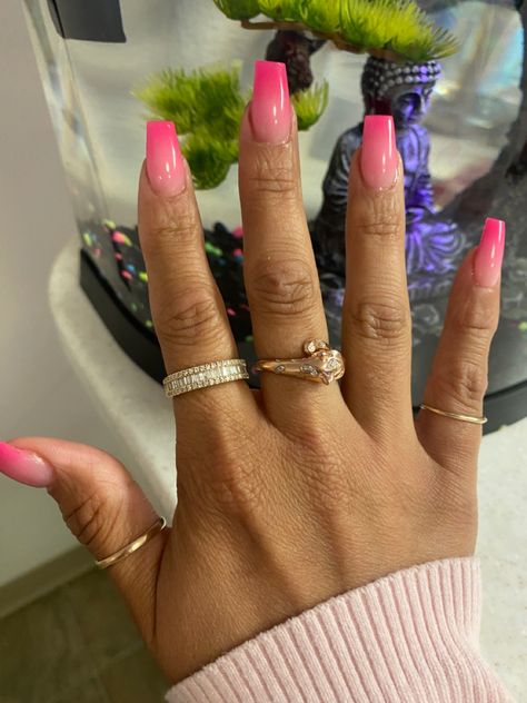 Cute Gel Nails Ombre, Holiday Nails Summer Ombre, Solar Nails Ombre, Light Pink To Hot Pink Ombre Nails, Airbrushed Ombre Nails, Pink Ombre Sns Nails, Summer Nail Ombre, Summer Nail Ideas Ombre, Spring Nails 2023 Ombre