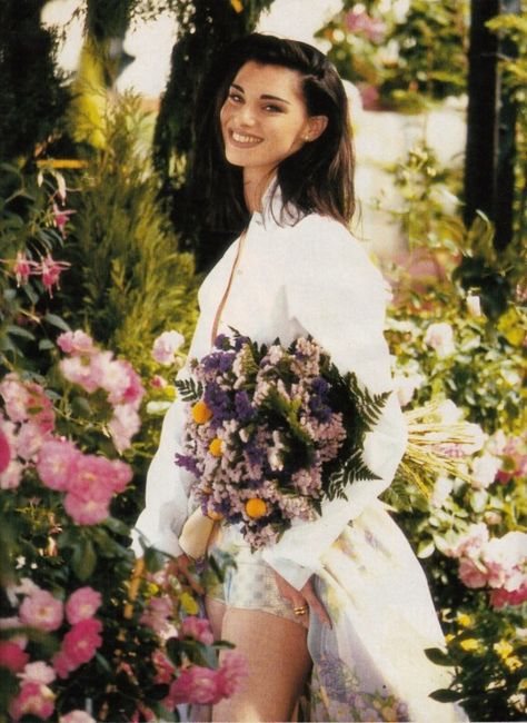 Anneliese Seubert, Parisienne Chic, 90s Supermodels, 90s Models, Woman Suit Fashion, Aesthetic People, Elle Magazine, Insta Photo Ideas, Hollywood Glamour