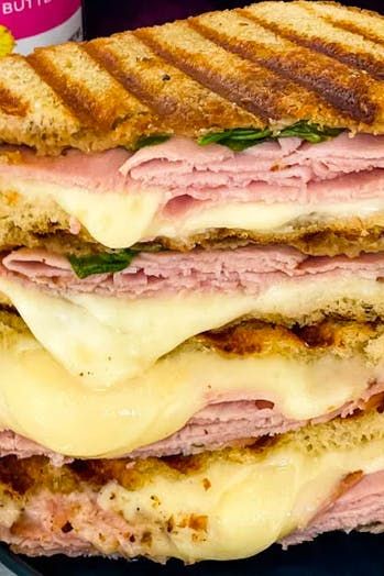 29 Panini Recipes That Will Totally Make You Melt #purewow #food #lunch #recipe #sandwich #dinner Marinade Grilled Chicken, Chicken Recipes Air Fryer, Best Panini Recipes, Chicken Thighs Grilled, Panini Press Recipes, Sandwich Recipes Panini, Sandwich Dinner, Sandwich Spreads, Sandwich Maker Recipes