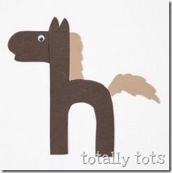 Letter Recognition: H is for horse. H Is For Horse, Phonics Crafts, Letter H Crafts, Zoo Phonics, Preschool Letter Crafts, Abc Crafts, Alphabet Letter Crafts, Preschool Alphabet, Preschool Class