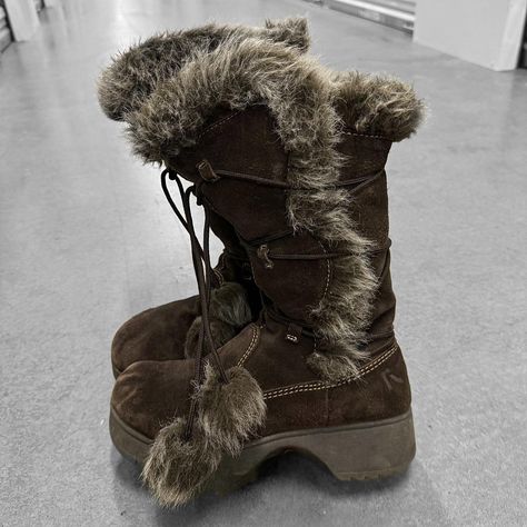 Report Fur Platform Boots

These are absolutely the... - Depop Winter Platform Boots, Fur Trim Boots, Winter Boots Cute, Fluffy Boots Outfits, Fur Platform Boots, Fur Boots Outfit, Winter Fur Boots, Fluffy Boots, Boots With Fur