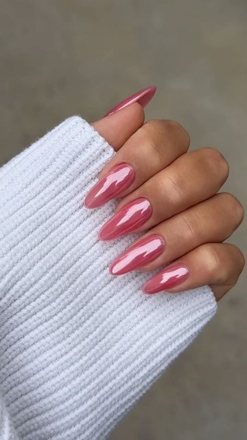 Ainur Rustemova on Instagram: "Strawberry Glazed Donut Nails @daily_charme 

Use my code: Noor10 to save at #dailycharme, #dailycharmer

Product used: J04 Macaroon
Magicwhite CHROME 
#lanails #losangelesnails #manicurela #pedicurela" Hot Pink Glazed Donut Nails, Strawberry Glaze Nails, Glazed Nails Almond, Strawberry Chrome Nails, Strawberry Glazed Donut Nails, Cherry Glazed Nails, Bubblegum Pink Nails Acrylic, Chrome Pedicure Toenails, Pink Glass Nails