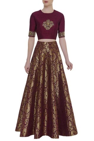 Brocade Skirts And Tops, Skirt And Crop Top Indian, Designer Lehanga, Formal Skirts, Golden Lehenga, Traditional Skirts, Indian Wedding Lehenga, Brocade Skirt, Work Skirt