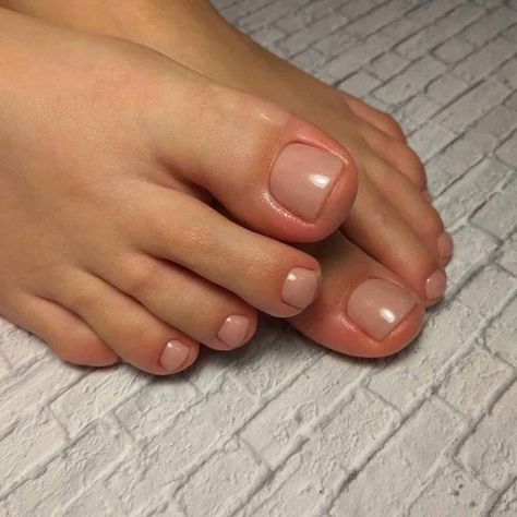 Pedicure Gel, Natural Nails Manicure, Feet Nail Design, Gel Toe Nails, Toe Nail Color, Pretty Toe Nails, Cute Toe Nails, Casual Nails, Soft Nails