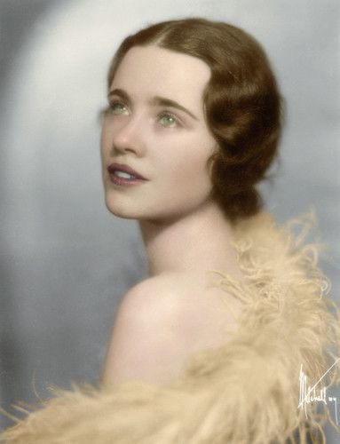 Jessica Tandy 1909 - 1994 | Pictured in 1930 by Herbert Mitc… | Flickr Tarzan Y Jane, Jessica Tandy, Driving Miss Daisy, Celebrities Then And Now, Fried Green Tomatoes, Classic Movie Stars, Film History, World Best Photos, Golden Age Of Hollywood