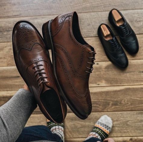 Most popular fashion blog for Men | #men #street #style #fashion #blogger #lookbook #lifestyle #outfit #menswear #smart #satorial #classic #casual #military #suede #leather #sunglasses #bracelet #bag #shoes #loafer #derby #monks #desert #oxford #brogues #watch #luxury #rich #girl #shirt #polo #tshirt #jeans #denim #plaid #chelsea #gucci #tassel #kiltie #venetian #belgian #slipper #rayban #clubmaster #print #summer #short #adidas #nike #puma #asics #new #balance #sport #travel #converse #vans Mens Fashion Rugged Simple, Short Adidas, Brown Shoes Men, Gents Shoes, Brown Oxford Shoes, Bracelet Bag, Black Oxford Shoes, Gentleman Shoes, Leather Formal Shoes