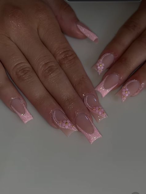 Cute Simple Quince Nails, Short Nails Acrylic Lavender, Acrylic Nails Ideas Short Pink, Quinceanera Nails Medium Length, Pink Nails Prom Sparkle, Quince Nails Glitter, Square Nail Designs Glitter, Bday Nails Medium Length, Nail Designs For 15 Birthday