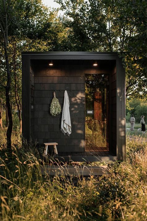 Sauna And Shed Combo, Sauna In Forest, Sauna In Woods, Outdoor Sauna Ideas Backyards, Sauna Whisk, Outdoor Sauna And Hot Tub, Sauna Ritual, Bath House Outdoor, Cottage Pool House