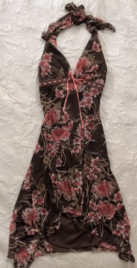 Summer Dresses Y2k, Dresses 2000s Style, 2000s Summer Dress, 2000s Homecoming Dress, 2000s Sundress, Outfits With Dresses, Cute Vintage Dresses, Y2k Summer Dress, Thrifted Dresses