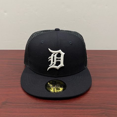 Brand - New Era Hat Model - 59fifty Hat Type - Mesh Fitted Team - Detroit Tigers League - Mlb Condition- Brand New Color - Navy Blue & White Sizes Available; 7 1/8 Detroit Tigers Hat, Kc Royals Baseball, Boston Red Sox Hat, Red Sox Hat, Hat Model, Famous Stars And Straps, New Era 39thirty, 59fifty Hats, New Era Hat