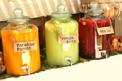 Yummy drinks at a Jungle Safari Party #junglesafari #partydrinks Safari Birthday Party Ideas, Jungle Safari Birthday Party, Safari Baby Shower Boy, Jungle Theme Birthday Party, Birthday Party Drinks, Jungle Thema, Jungle Safari Birthday, Wild Birthday Party, Lion King Baby Shower