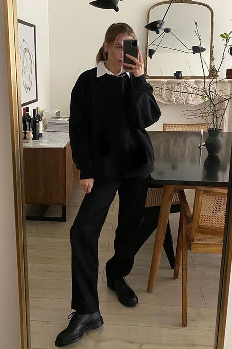 oversize black sweaters Oversize Sweaters, Christie Tyler, Black Sweater Outfit, Oversized Black Sweater, Big Knits, School Boy, Work Looks, Mode Inspo, Mode Hijab