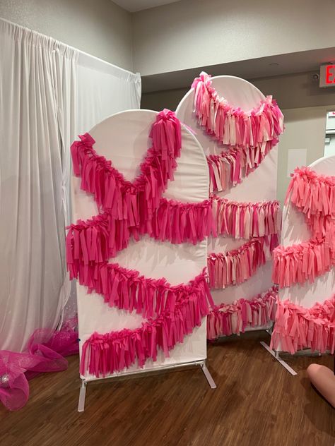 Zta Philanthropy Round, Sorority Event Decorations, Red Dress Gala Alpha Phi Decorations, Sorority Rush Decorations, Zta Philanthropy, Adpi Recruitment, Sorority Decor, Streamer Banner, Sorority Recruitment Decorations