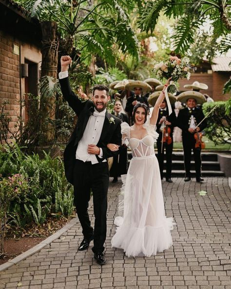 Mariachi At Wedding, Mexican Wedding Photos, Wedding Mariachi, Mariachi Wedding, Hispanic Wedding, Hacienda Wedding, Mariachi Band, Wedding Thanks, Nye Wedding