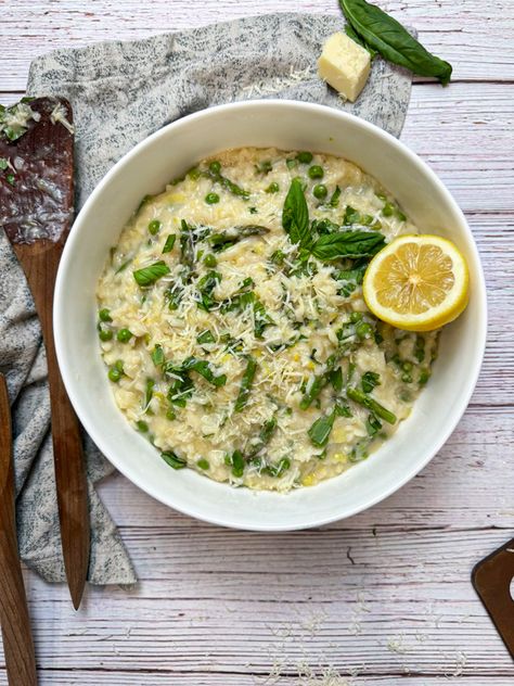 Spring Pea and Asparagus Risotto Recipe What Is Risotto, Lemon Pasta Recipes, Asparagus Risotto, Lemon Garlic Pasta, Spring Peas, Garlic Uses, Pasta Side Dishes, Pasta Sides, Ricotta Pasta