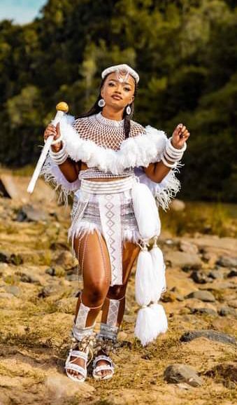 Traditional South African Clothing, Ibibio Traditional Attire For Women, African Tribe Clothing, Umemulo Outfits, Kikuyu Traditional Wedding Dress, Zulu Aesthetic, Zulu Wedding Dress, Zulu Traditional Attire Umemulo, Zulu Traditional Attire African Women