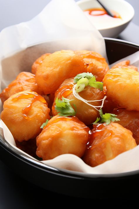 Sour And Sweet Chicken, Chinese Food Easy, Chinese Chicken Balls Recipe, Sweet And Sour Chicken Balls, Chinese Chicken Balls, Chicken Balls Recipe, Crunchy Chicken, Homemade Chinese Food, Chicken Balls