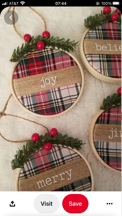 Plaid Ornaments, Tartan Plaid Christmas, Jul Diy, Rustic Christmas Ornaments, Plaid Christmas Tree, Green Tartan, Fabric Ornaments, 자수 디자인, Christmas Ornament Crafts