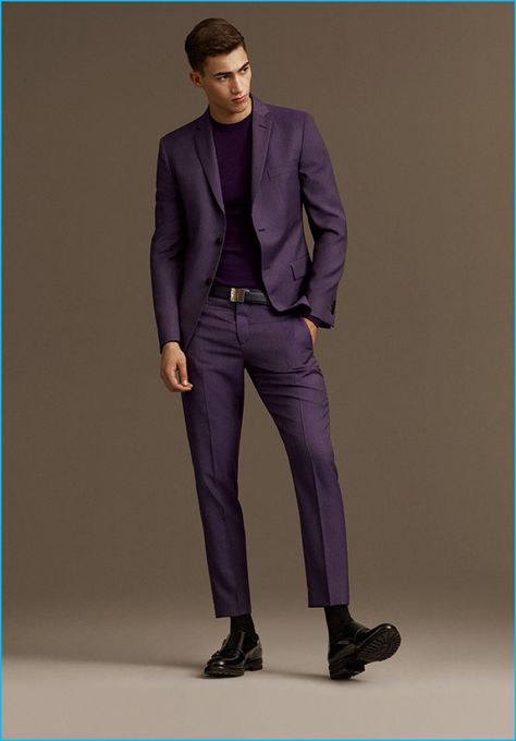 Alessio Pozzi makes a bold statement in a purple suit from Versace's fall-winter… Purple Suit, Purple Suits, Wedding Suits Groom, Groomsmen Suits, Party Suits, Purple Outfits, Purple Guy, Groom Wear, Custom Suit