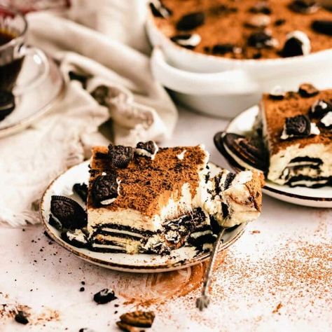 Oreo Tiramisu - Flouring Kitchen Oreo Tiramisu, Traditional Tiramisu, Cream Cheese Eggs, Tiramisu Recipe, Chocolate Sandwich Cookies, Chocolate Sandwich, Food Sweet, Sandwich Cookies, No Bake Treats