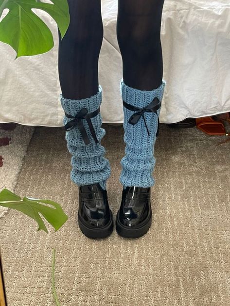 Yarn Leg Warmers, Aesthetic Crochet Leg Warmers, Handmade Leg Warmers, Vintage Leg Warmers, Diy Crochet Leg Warmers, Cool Leg Warmers, Leg Warmers Knitted, Cute Crochet Leg Warmers, Crochet Warmers Leg