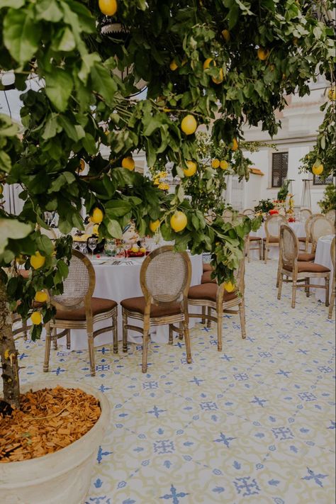 Sicilian Restaurant Design, Sicilian Style Home, Amalfi Coast Restaurant Design, Sicilian Garden Ideas, Sicilian Home Decor, Sicilian Terrace, Sicilian Interior Design, Sicilian Interior, Sicilian Garden