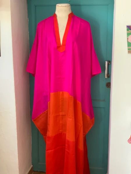 SILK KURTAS, KAFTAN AND BLOUSE – Page 4 – AUROBELLE IBIZA Kaftan Shirts Women, Organza Outfits, Velvet Outfits For Women, Organza Outfit, Embroidery On Top, Short Kaftan Dress, Silk Kurtas, Kaftan Blouse, Kaftan Kurta